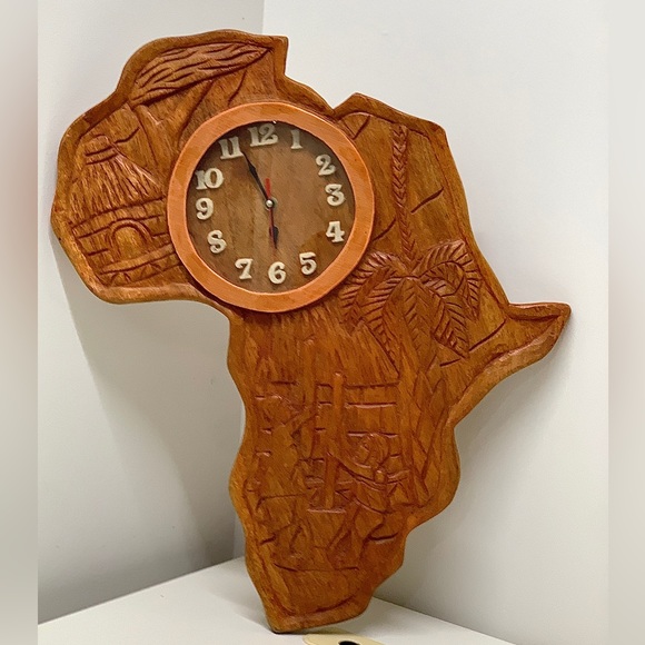 Mid Century Vintage Large Artisan Hand Crafted Wooden Quartz AFRICA Wall Clock - Picture 2 of 16